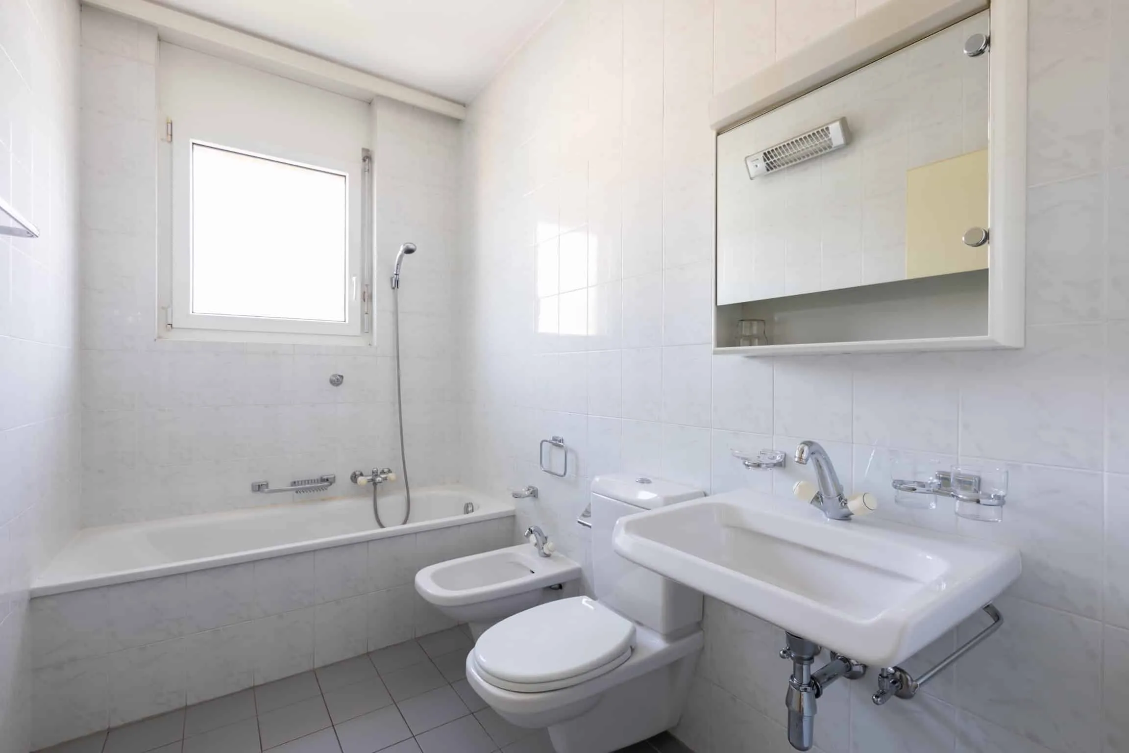 Salle de bain avant rénovation à Clamart